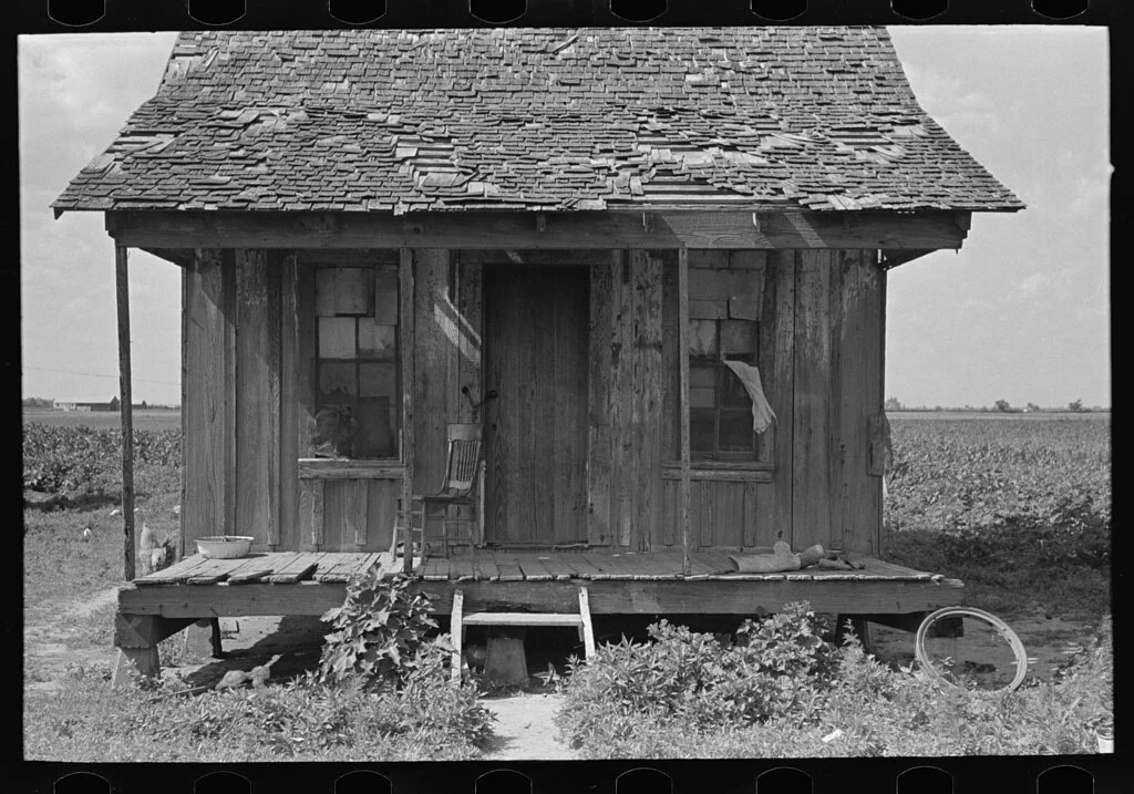 Why didn't the Sharecropper's cabin have a roof?