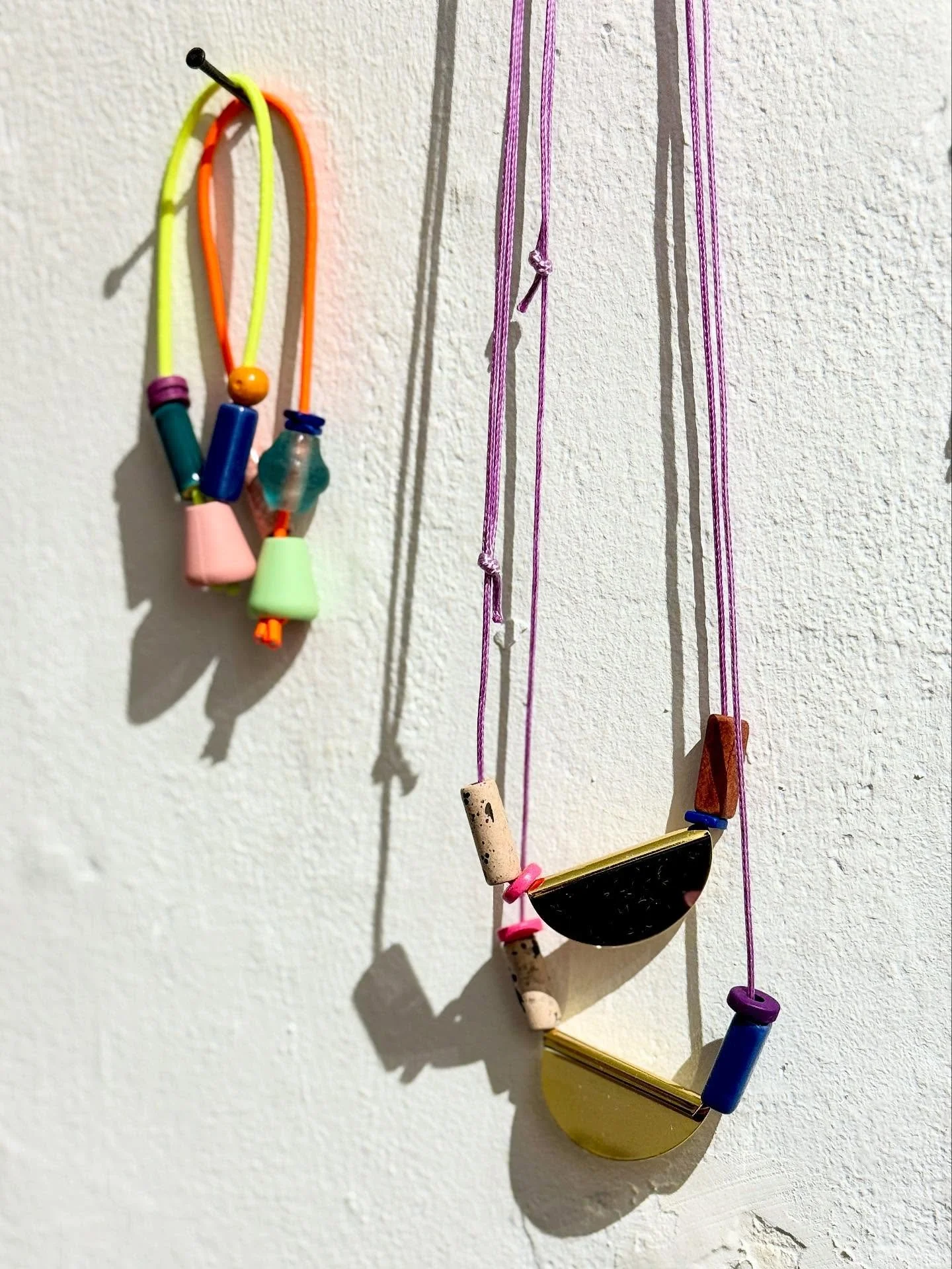 Von @alpenkaetzle gibt&rsquo;s bei uns im #popupflur nicht nur kuschelige Westen &amp; Taschen - sondern auch jede Menge Schmuck 💘 

Open 13-19h