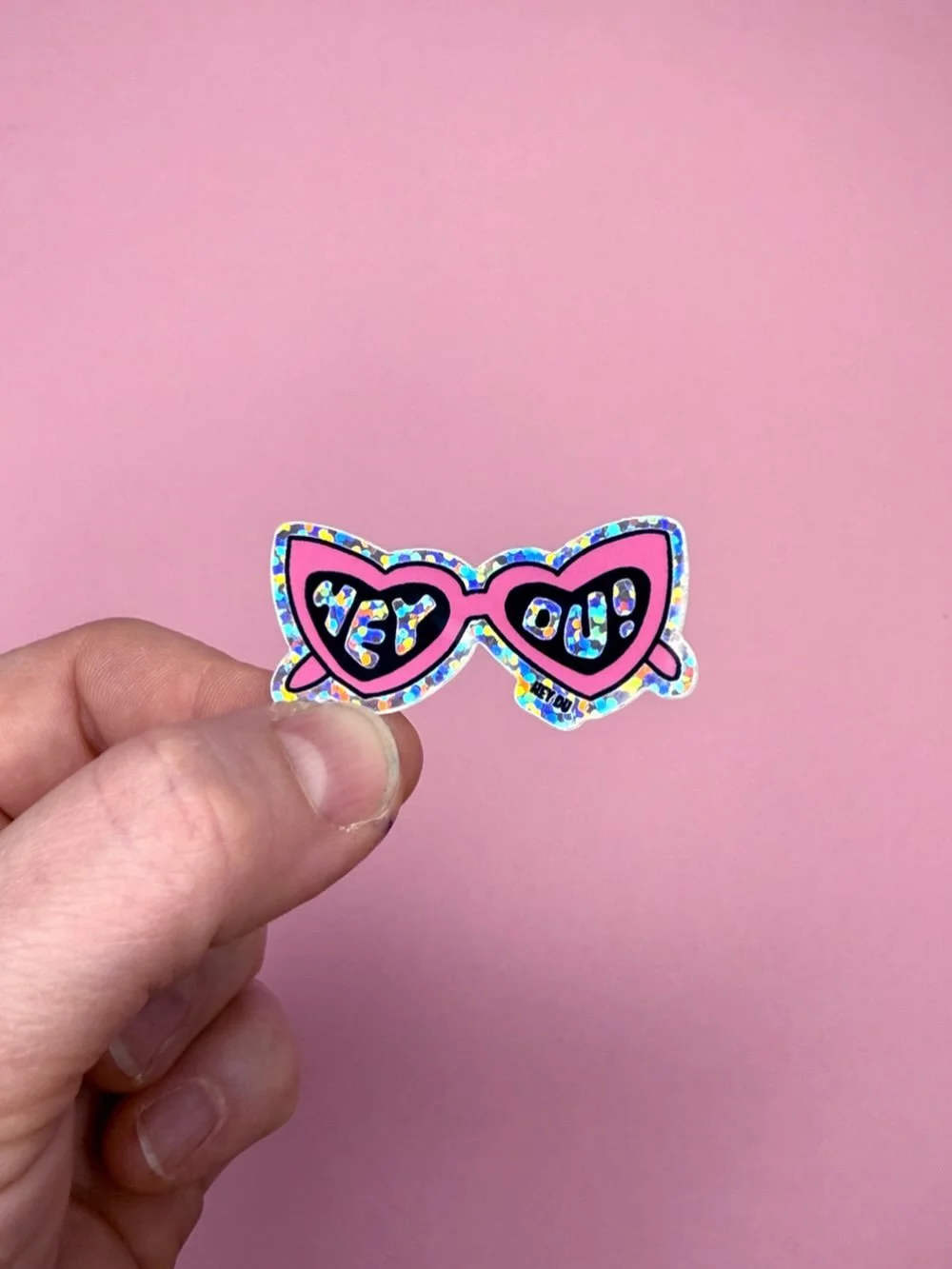 Hey Du! Hast du schon gesehen das wir mit dir auf unser 6Jj&auml;hriges ansto&szlig;en wollen? 😎💘
Am Donnerstag laden wir dich deshalb zum Late-Night-Shopping und Drinks zu uns ein. Es gibt jede Menge Neues von kleinen Labels aus Deutschland zu ent