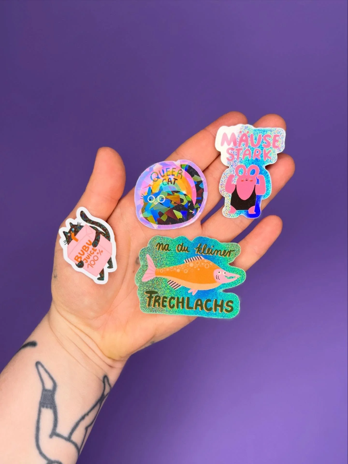 Wir haben unseren Onlineshop geupdated!
Es gibt reichlich Neues zu entdecken und die X-Mas Sektion ist auch wieder eingezogen 💘 happy #shopsmall 🫶🏻

www.heydu.store