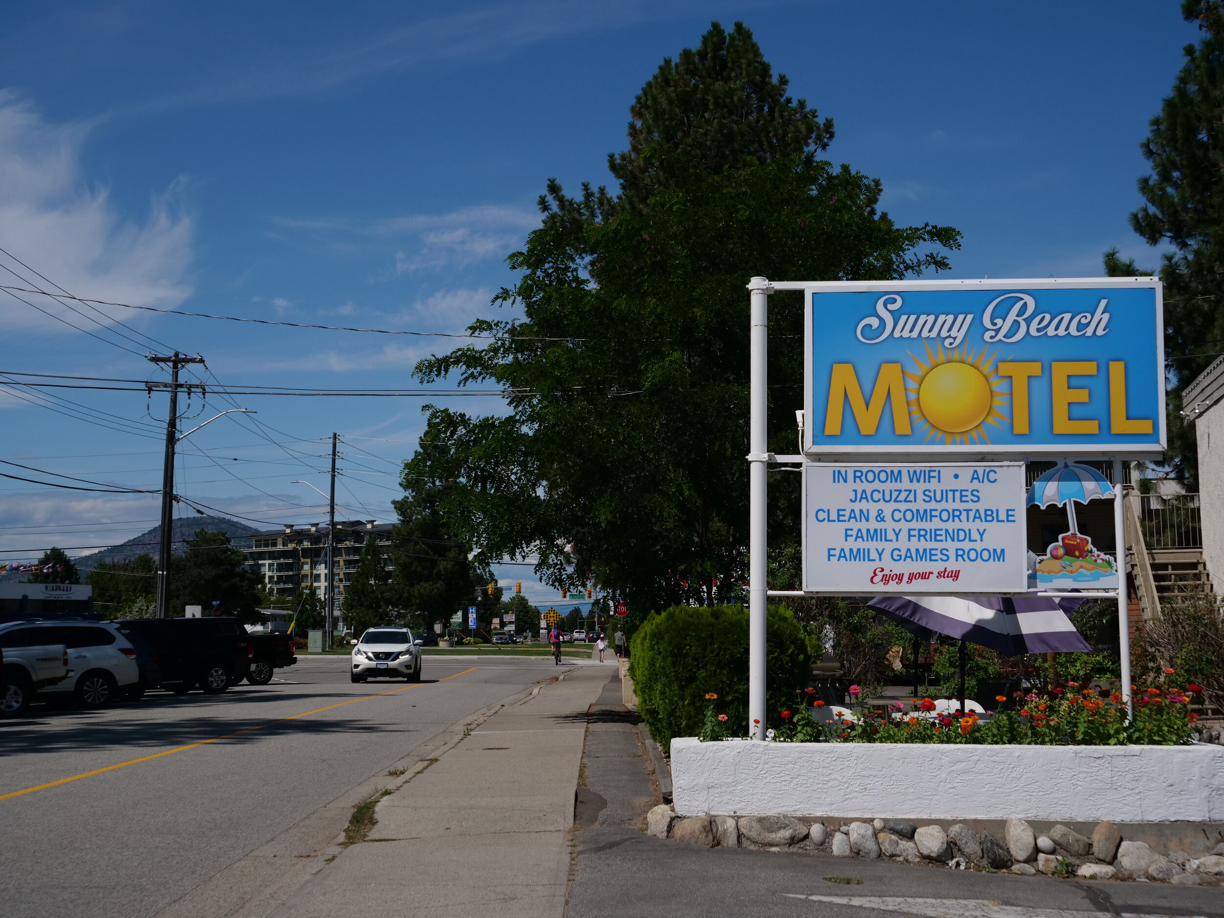 Sunny Beach Motel at 3648 Parkview Street