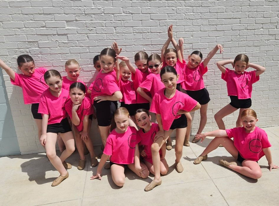 Happy Friday from the MDS Mini Stars! 💗🤩 ⭐️ 

#passionartistrydance #discovertheartistwithin #allendancestudio #mckinneydancestudio #friscodancestudio #thedancestudionetwork
