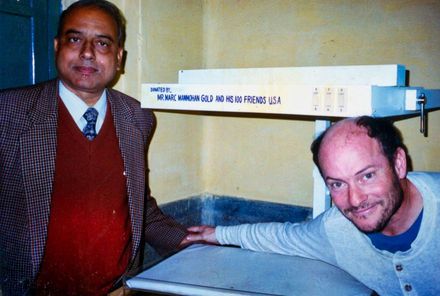 1996.Varanasi.phototherapy.unit.jpg