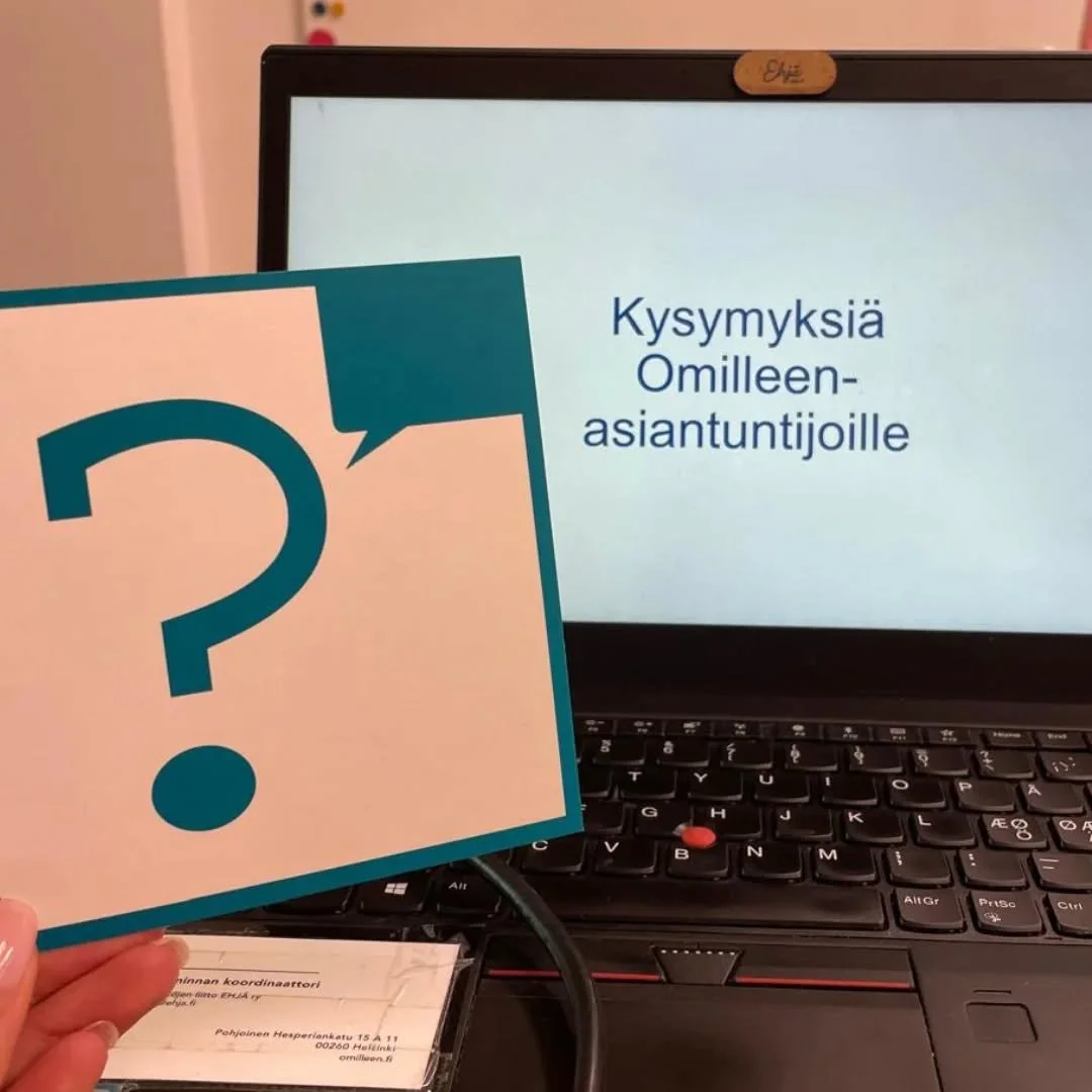 Osana Omilleen-tukihenkil&ouml;koulutusta toiminnassamme mukana olleet kokemusasiantuntijanuoret p&auml;&auml;sev&auml;t my&ouml;s kouluttamaan ja kohtaamaan uusia vapaaehtoisia. 

Nuorten ryhm&auml;ss&auml; k&auml;ytiin eilen perusteellisesti l&auml