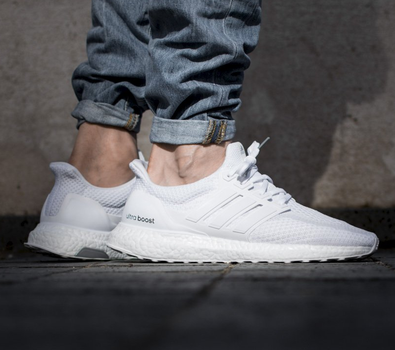 adidas ultra boost 2.0 triple white