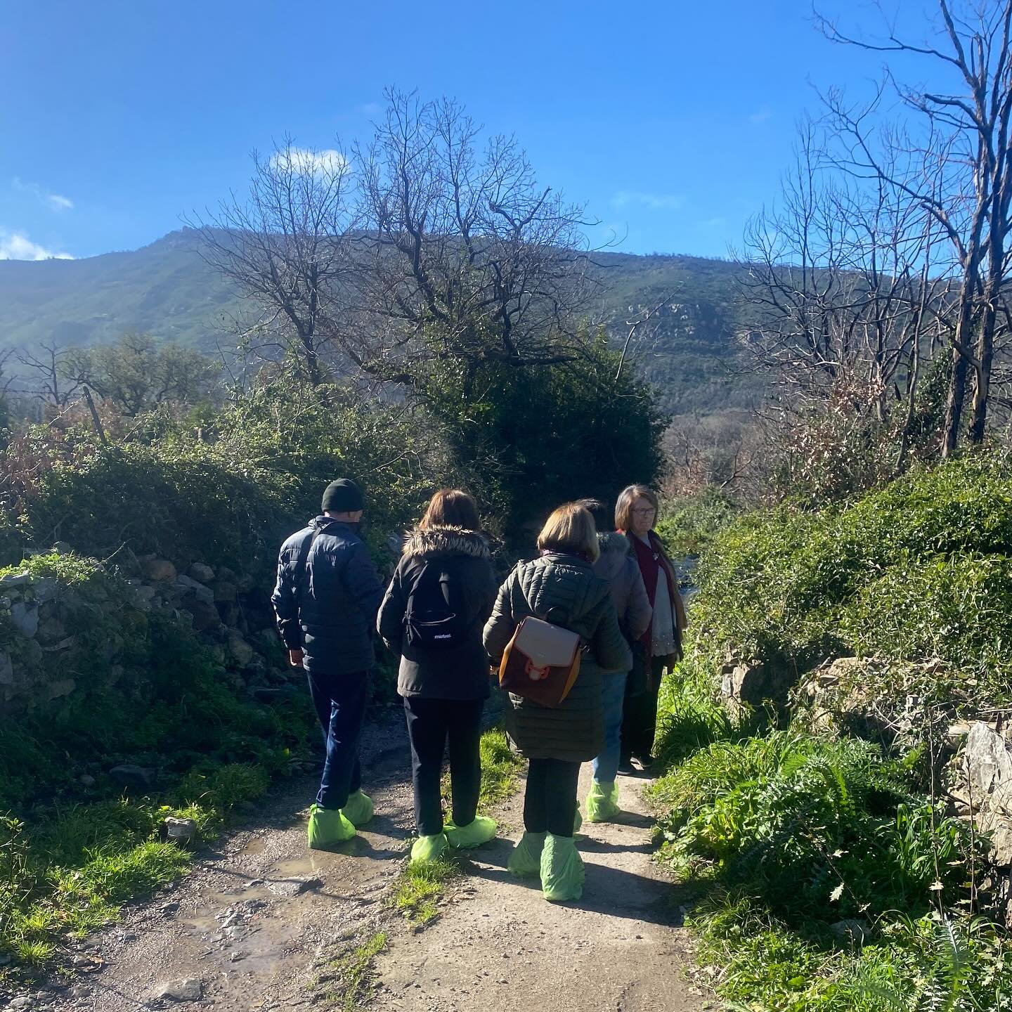 Today, finally☀️☀️☀️, but the roads are still 🌊, good to have 🛍️ in the back sack! 😅