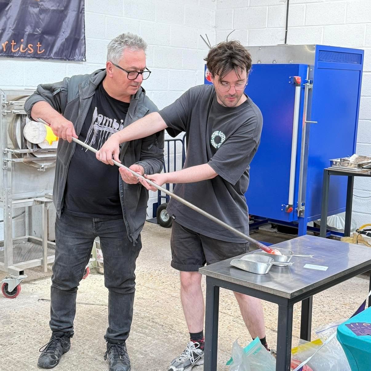 Updated glassblowing classes are available to book on my website 
https://www.alisonvincentglass.co.uk/classes 
Near Wooburn Green, South Buckinghamshire, 10 minutes from M40 Junction 2 Beaconsfield. 
Book up before they are gone!!

#trysomethingnew 