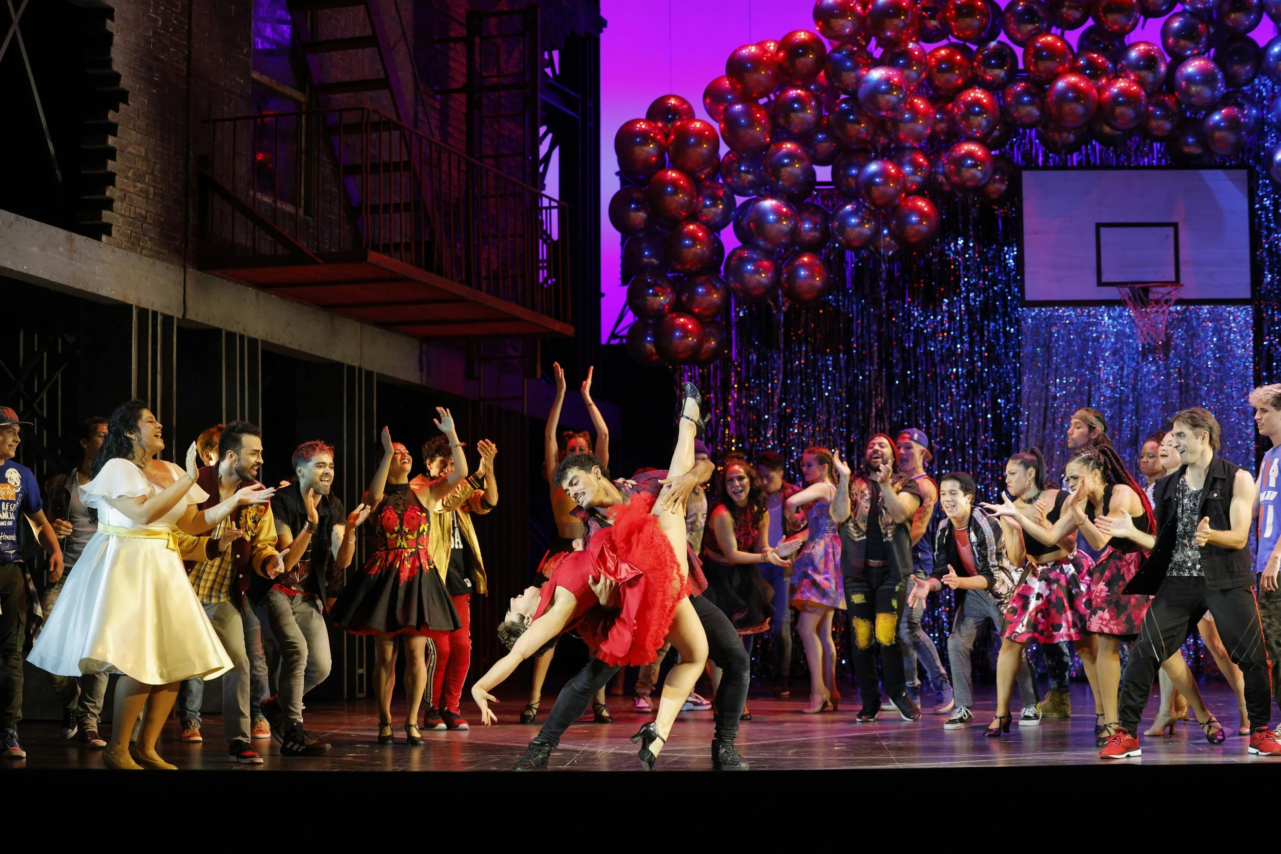 west_side_story_at_la-opera_2025_photographer_cory_weaver_o2a9358r.jpg