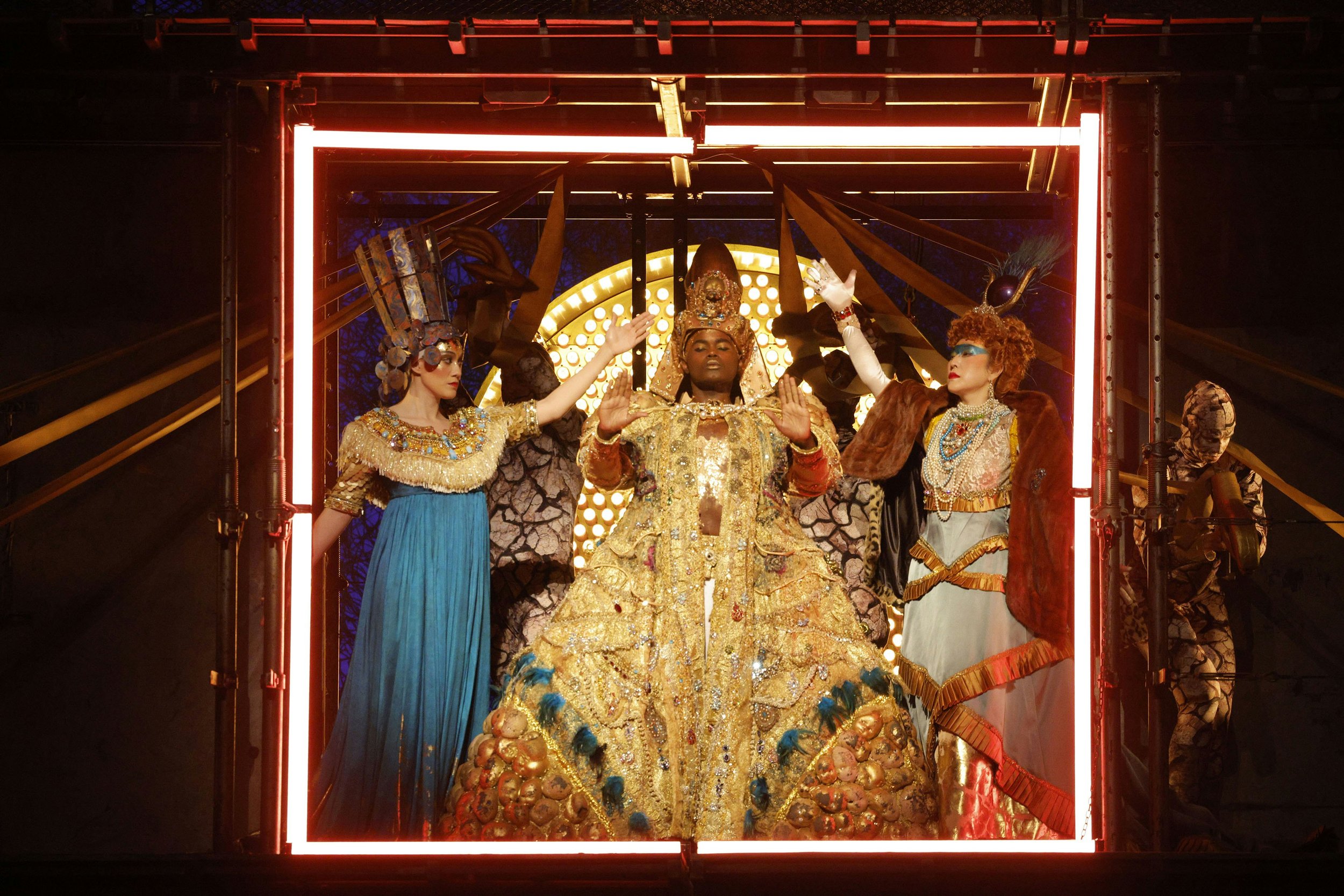 akhnaten_2026_la_opera_photo_by_cory_weaver_o2a5550_pr (2).jpg