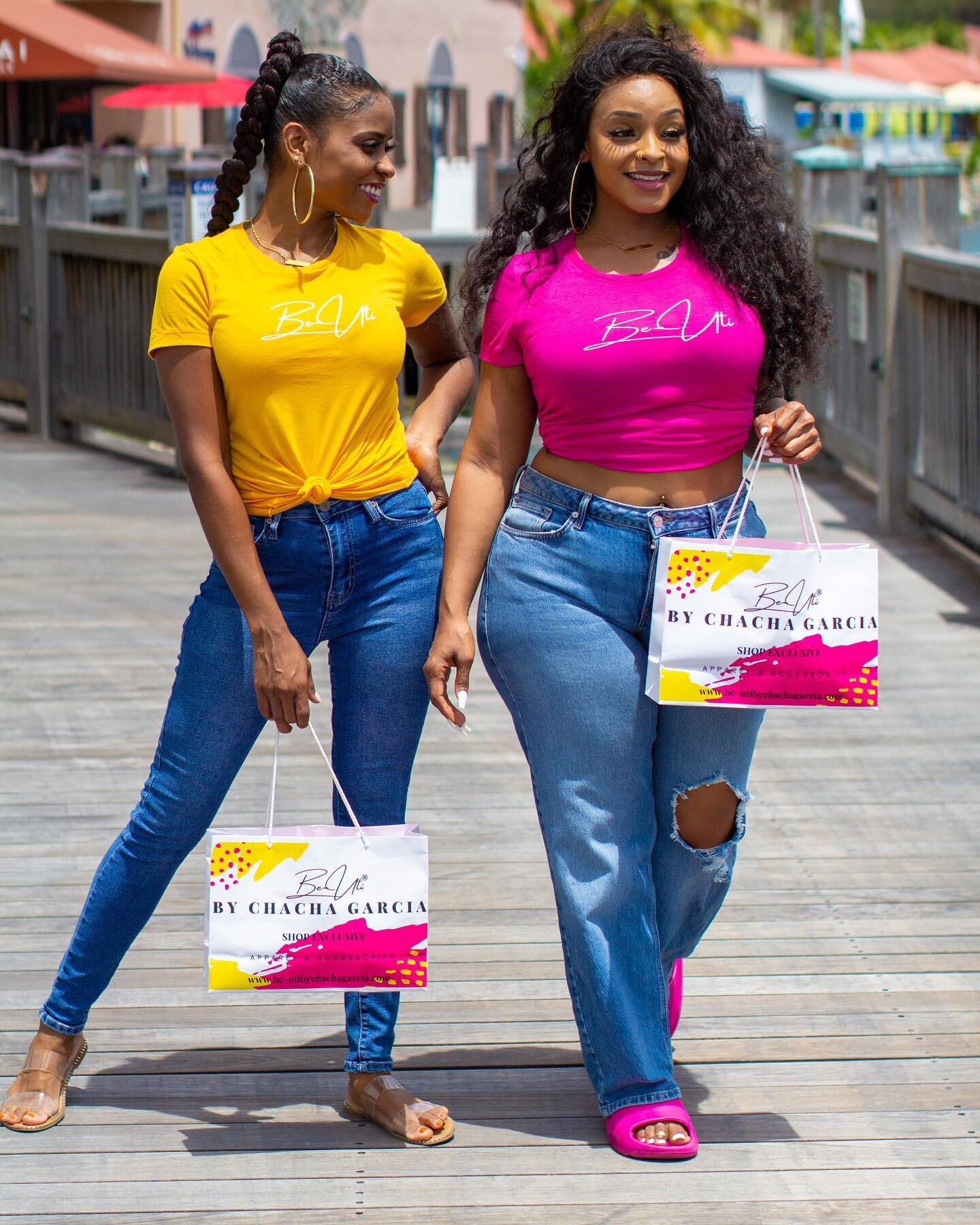 Brand shoot 📸 in St. Thomas, USVI with @chachagarcia_official for her business @beutibccg 💖💛💖

Check out their new items on their website! 

#brandshoot #brandphotography #brandphotographer #femalephotographers #femalephotography #fashionbrands #