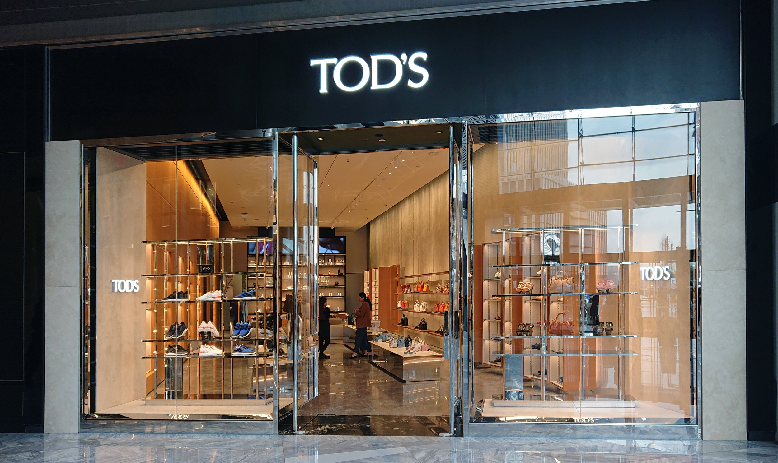  Tod’s Hudson Yards - Storefront 