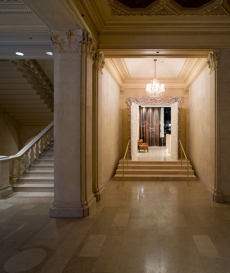  Warren Tricomi Salon At The Plaza Hotel - Salon Entrance Hallway 