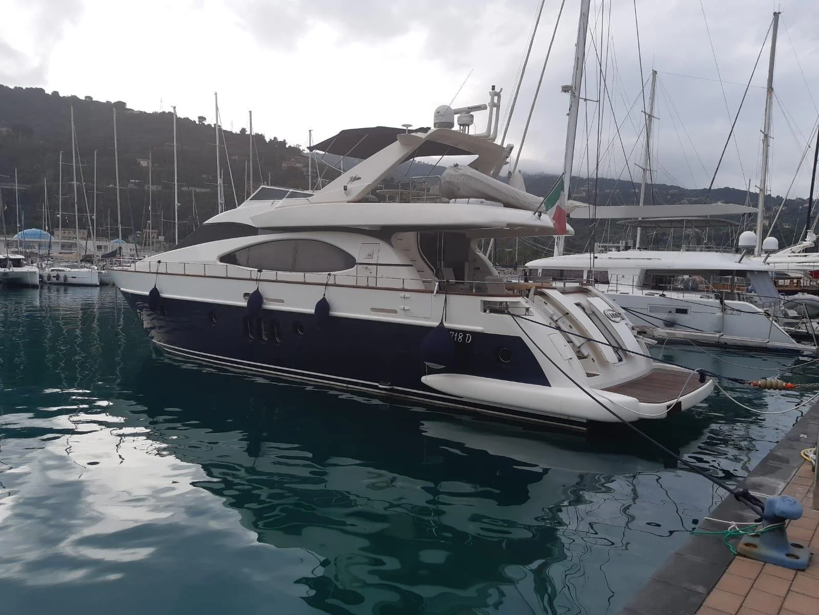 Azimut 74 Solar
