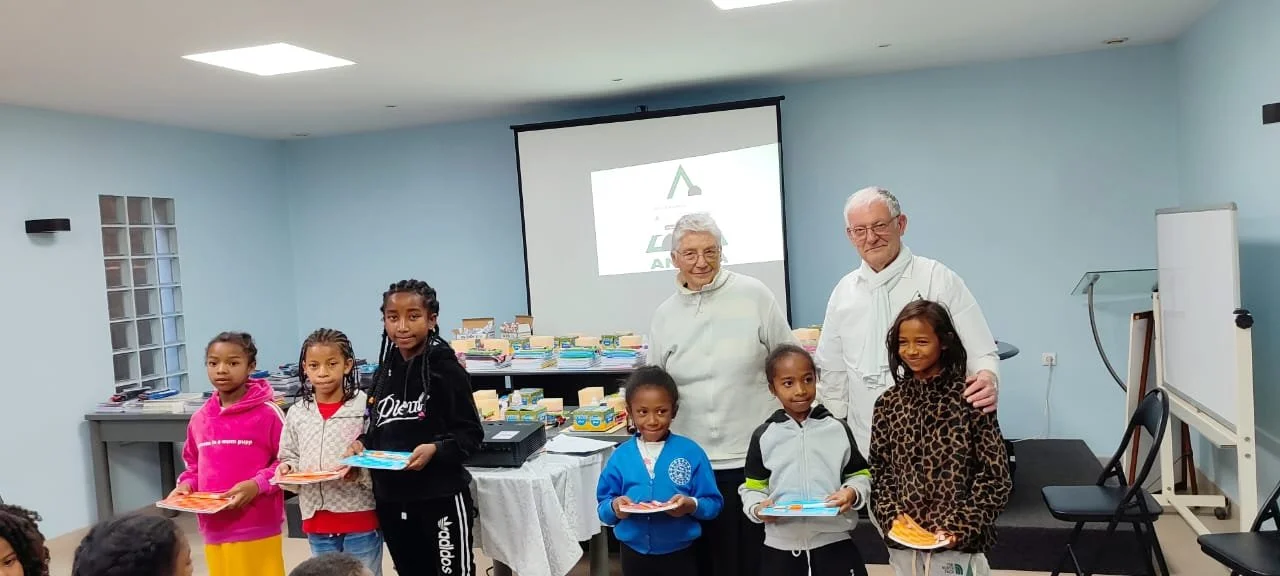 Photo distri fournitures.jpeg