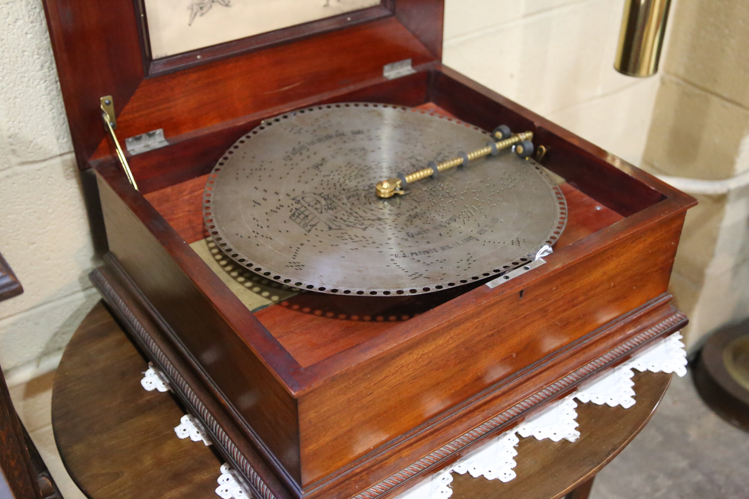 The Victorian Music Machine - A History of the Musical Box 