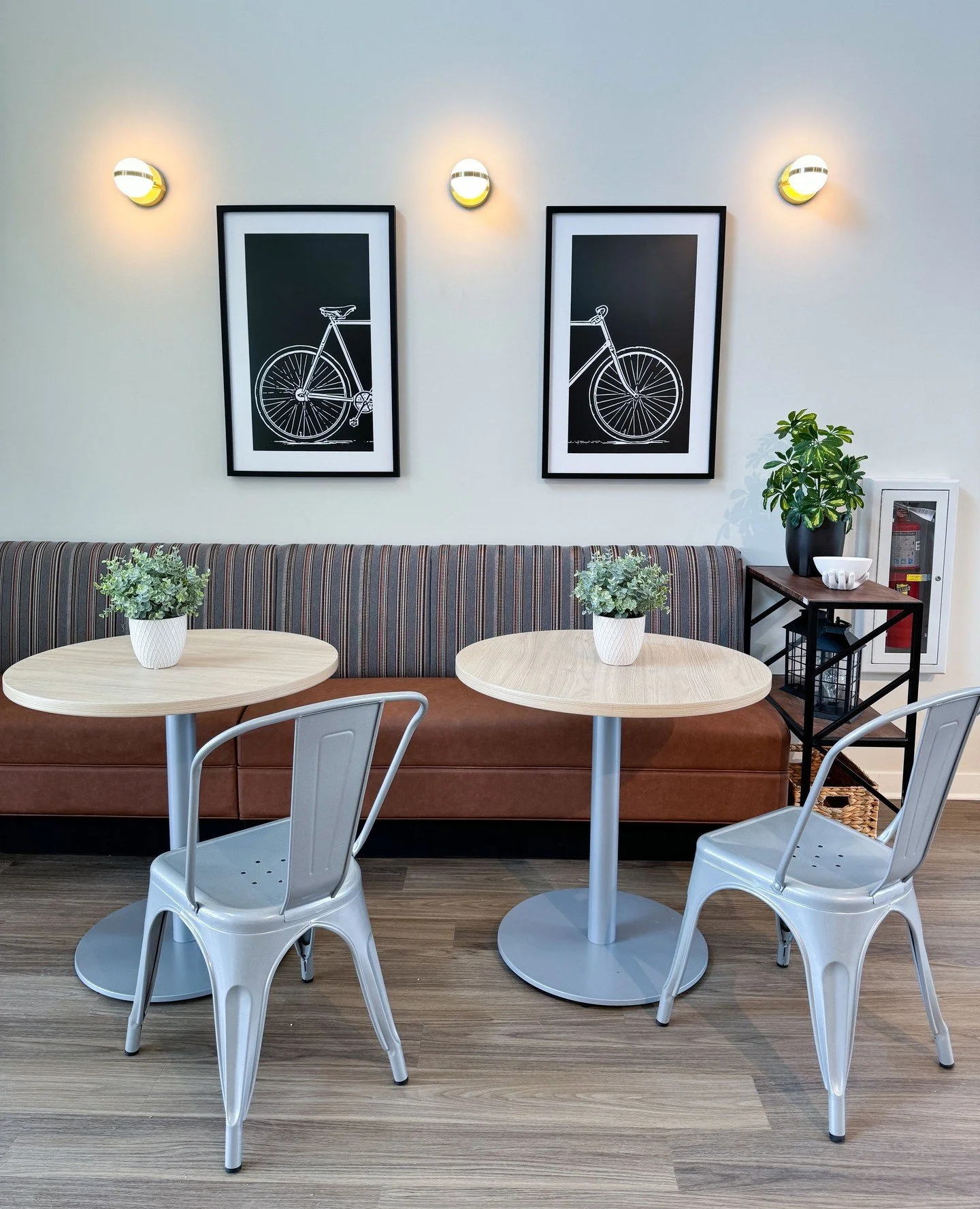 In Park Landing&rsquo;s clubhouse, Creative A delivered a full art and accessory package designed to echo the surrounding landscape. Custom artwork and curated accessories work together to create a cohesive environment that is modern, organic, and in