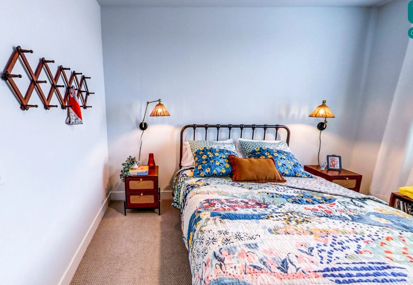 Creative A curated and installed a model room package that embodies Phoenix&rsquo;s desert-modern aesthetic&mdash;sun-washed tones, sculptural accents, and a refined sense of warmth that reflects the spirit of the Southwest.⁠
⁠
⁠
⁠
#CreativeA #NovelV