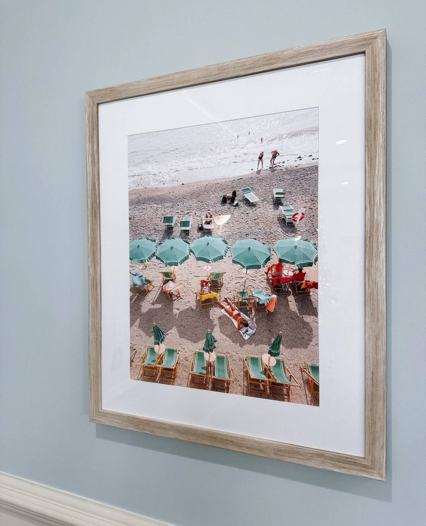 Each piece at The Brennity at Vero Beach was designed and fabricated to reflect the vibrancy of seaside living &mdash; elevated through thoughtful materiality and detail.⁠
⁠
⁠
#CreativeA #CustomArt #SeniorLivingDesign #ArtFabrication #DesignWithPurpo