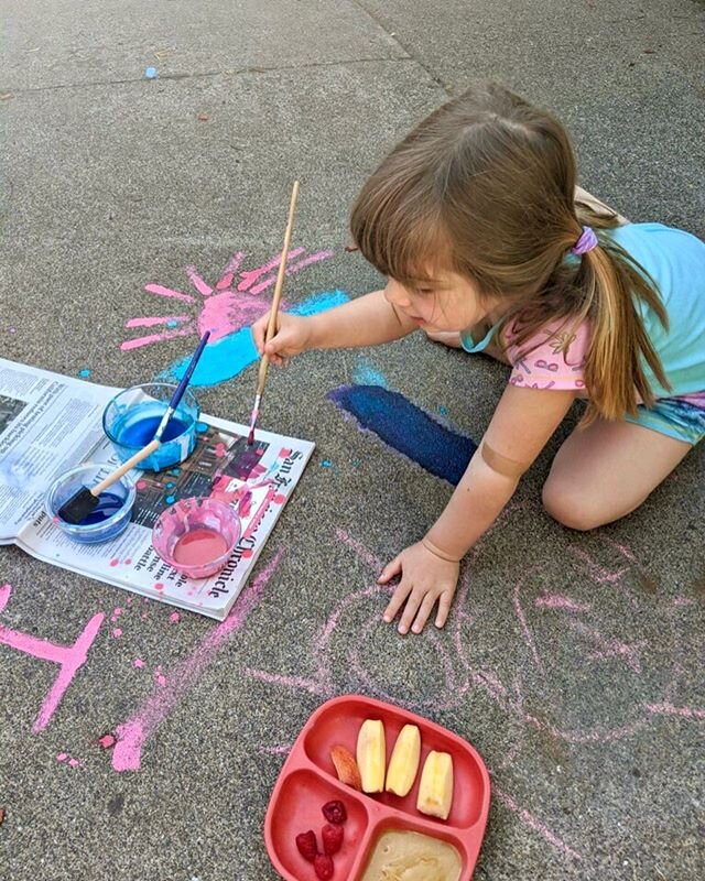 Chalk paint if you want to try something different.  Thank you teacher Christina for this recipe. 1/2 cup water 1/2 cup corn starch and food coloring is all you need to make your sidewalk into a work of art 🧑&zwj;🎨👨🏻&zwj;🎨#marin #marincounty #ma