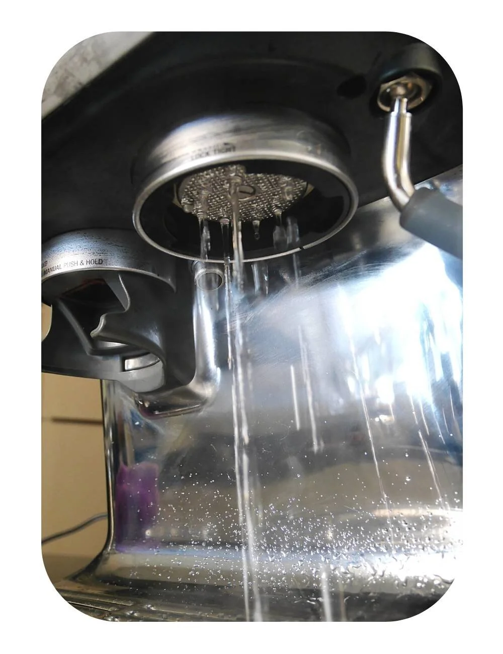 How to make an espresso | Purge the group head