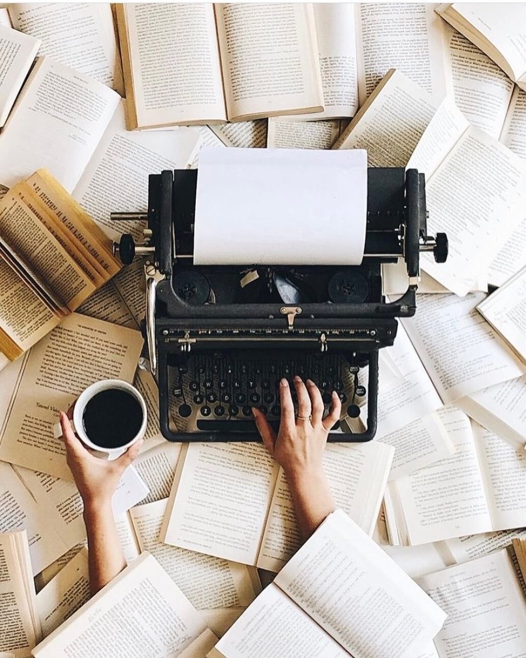 😱Don&rsquo;t you just hate it when you&rsquo;re trying to write, and a bunch of books are covering your arms, you&rsquo;re trying not to spill coffee on vintage pages, and all you have is an old typewriter that doesn&rsquo;t even work?! It&rsquo;s t