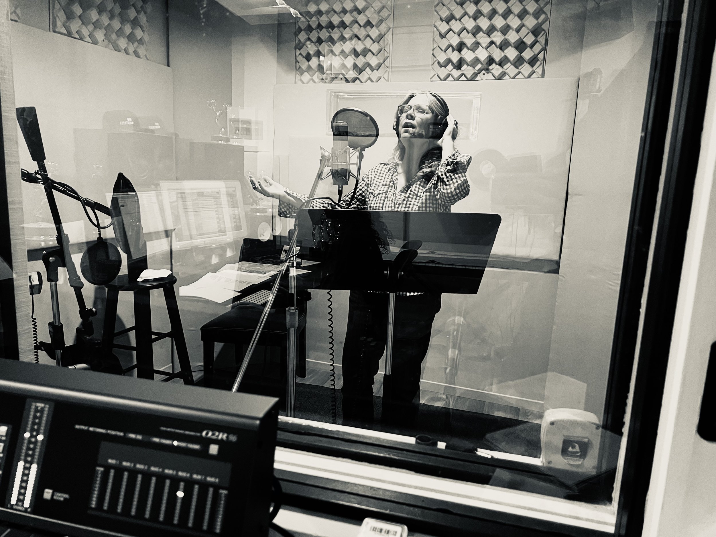 Liz singing studio.jpg