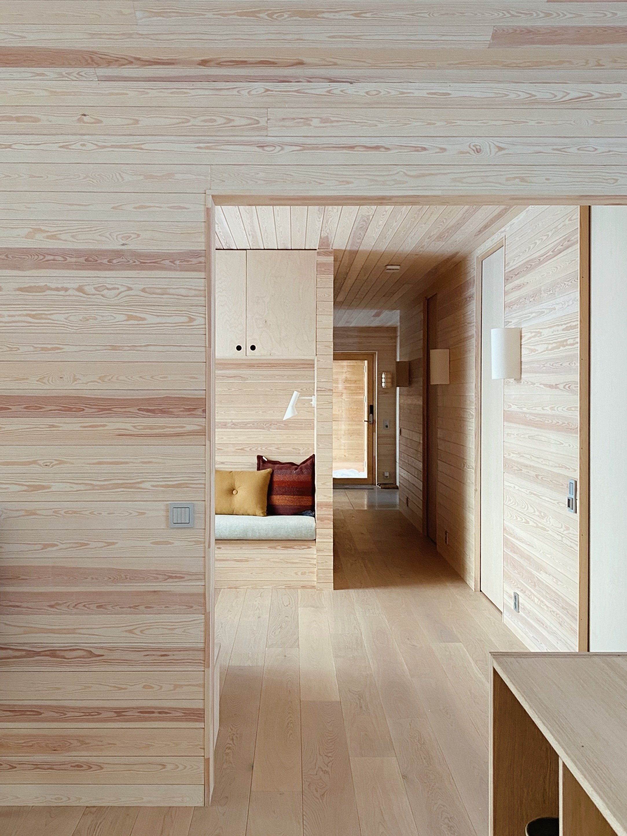 KINICO-Architecture-C+H-Cabin-Interior_02.JPG