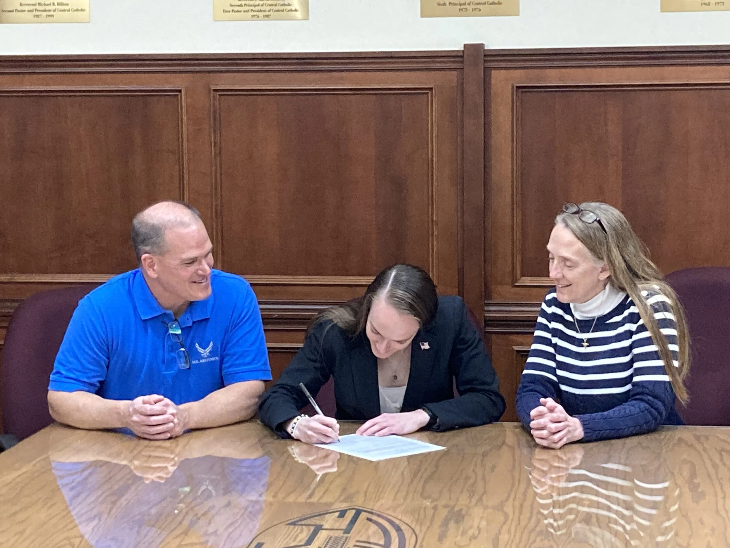 Alexandra Matus ’16 was sworn in to the Health Professions Scholarship Program for the United States Air Force