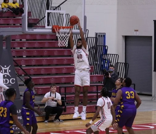 Boys’ Basketball Comes From Behind to Defeat Arch-Rival St. John’s Jesuit at Home, 49-45
