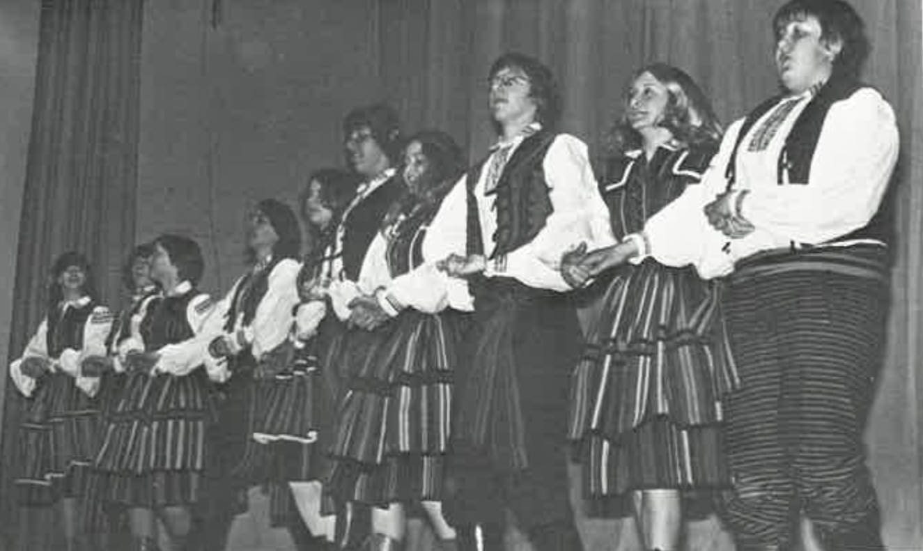 EthnicAssemblyPolishDancers.png