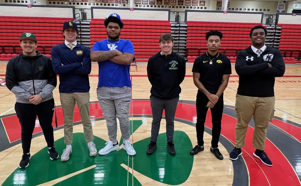 6 Fighting Irish StudentAthletes Sign National Letter of Intent on