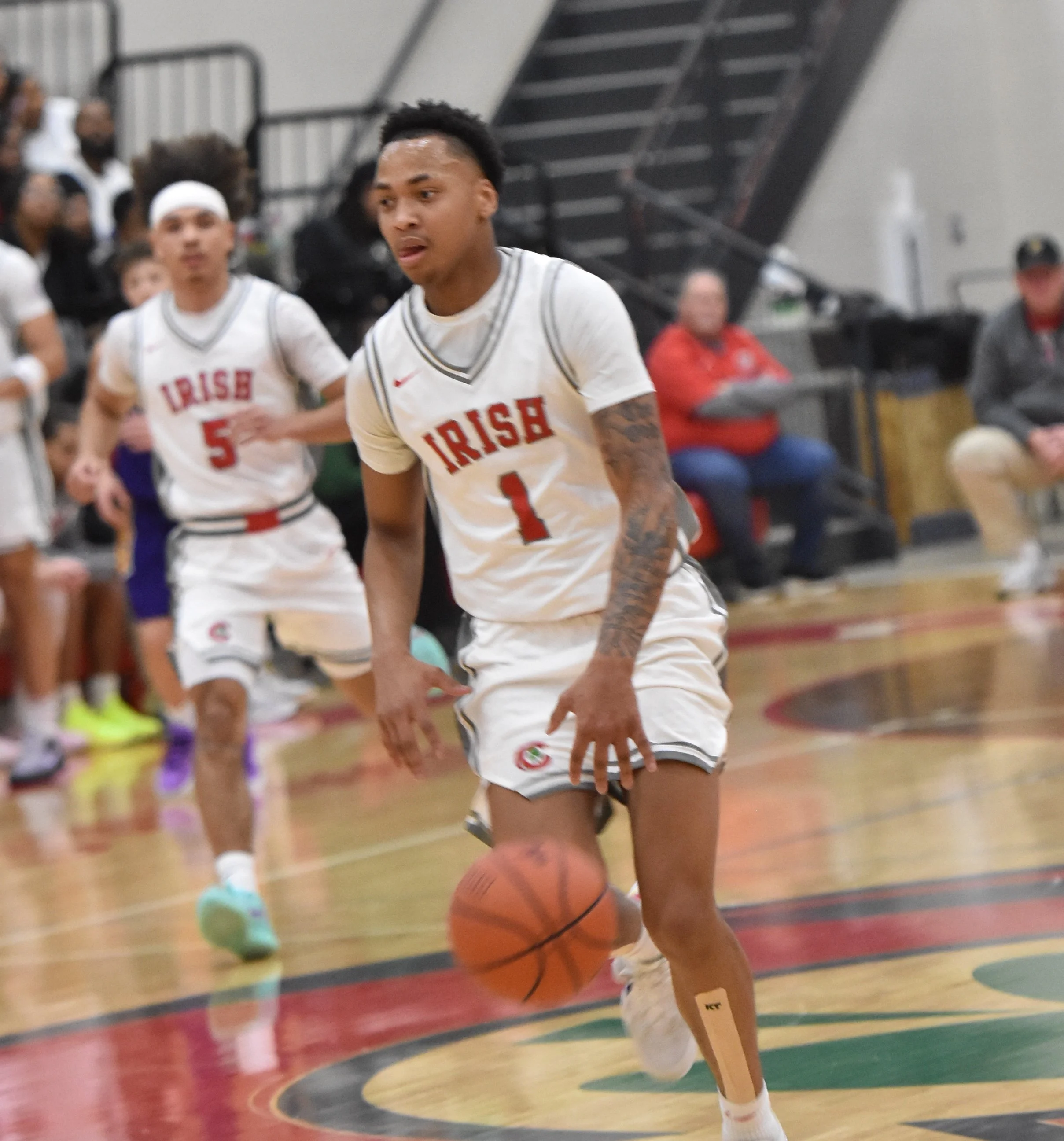 Boys’ Basketball Utilizes Strong Second Half to Take Down Mumford, 53-44