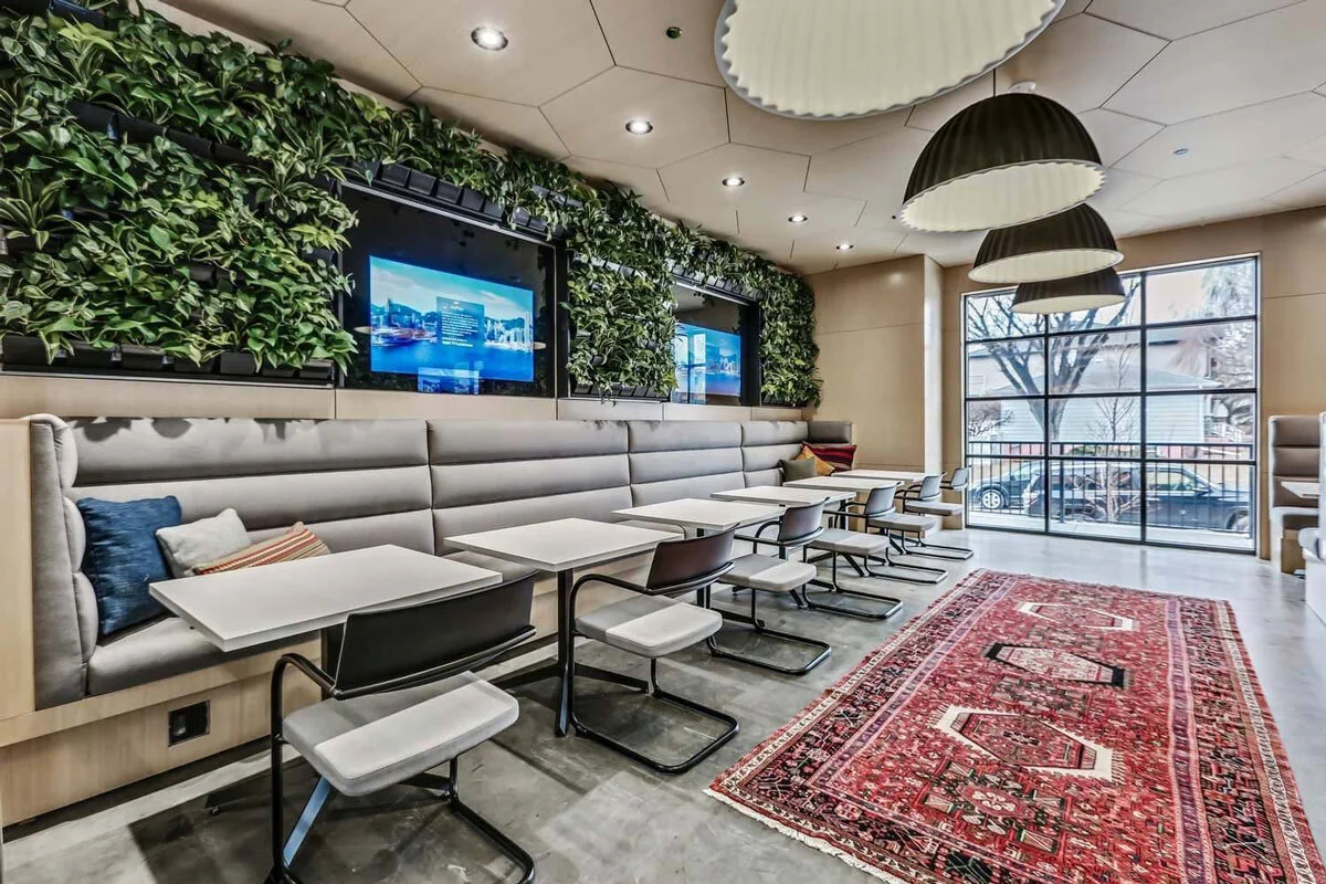 A Look Inside RE/MAX House of Real Estate — RNDSQR