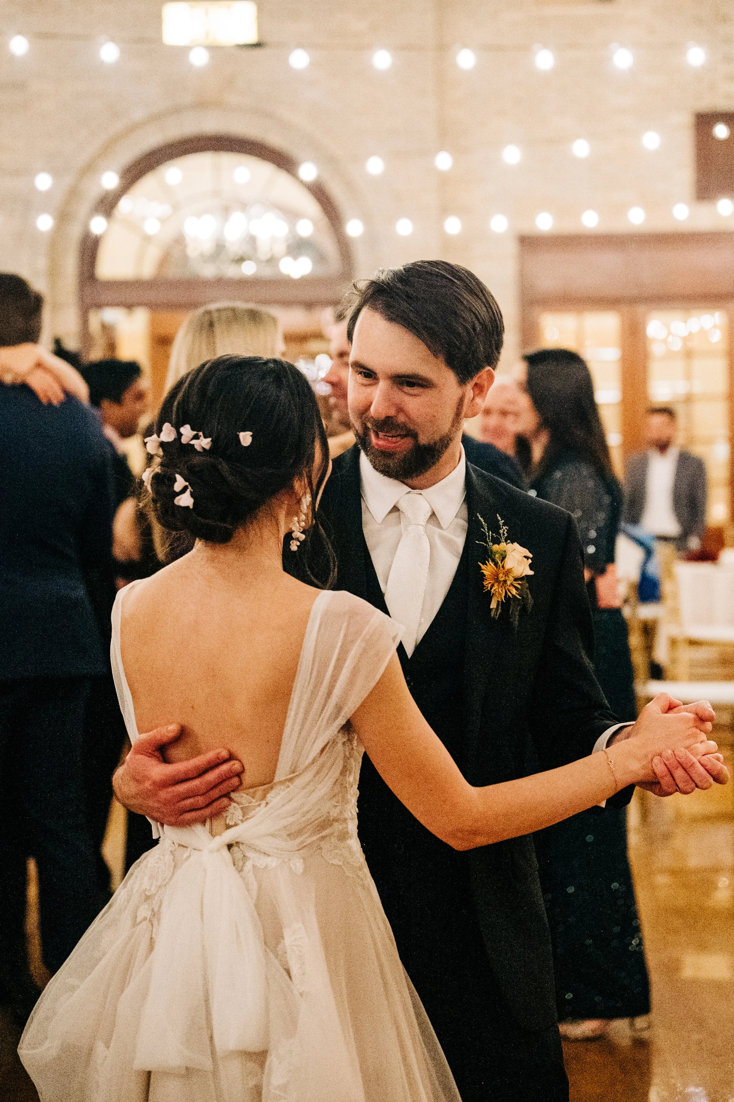 Grooming Tips Guys Need For Their Wedding Day