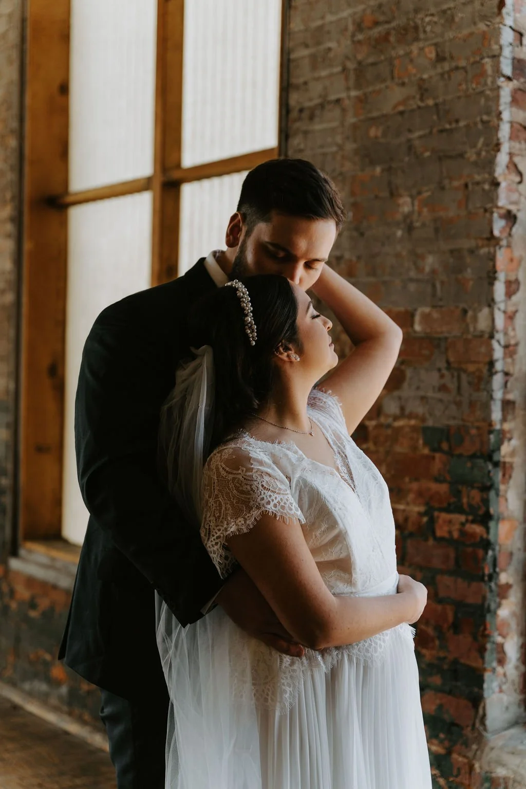 Benefits of a Bilingual HMUA For Your Wedding. | Beneficios de un HMUA bilingüe para tu boda.