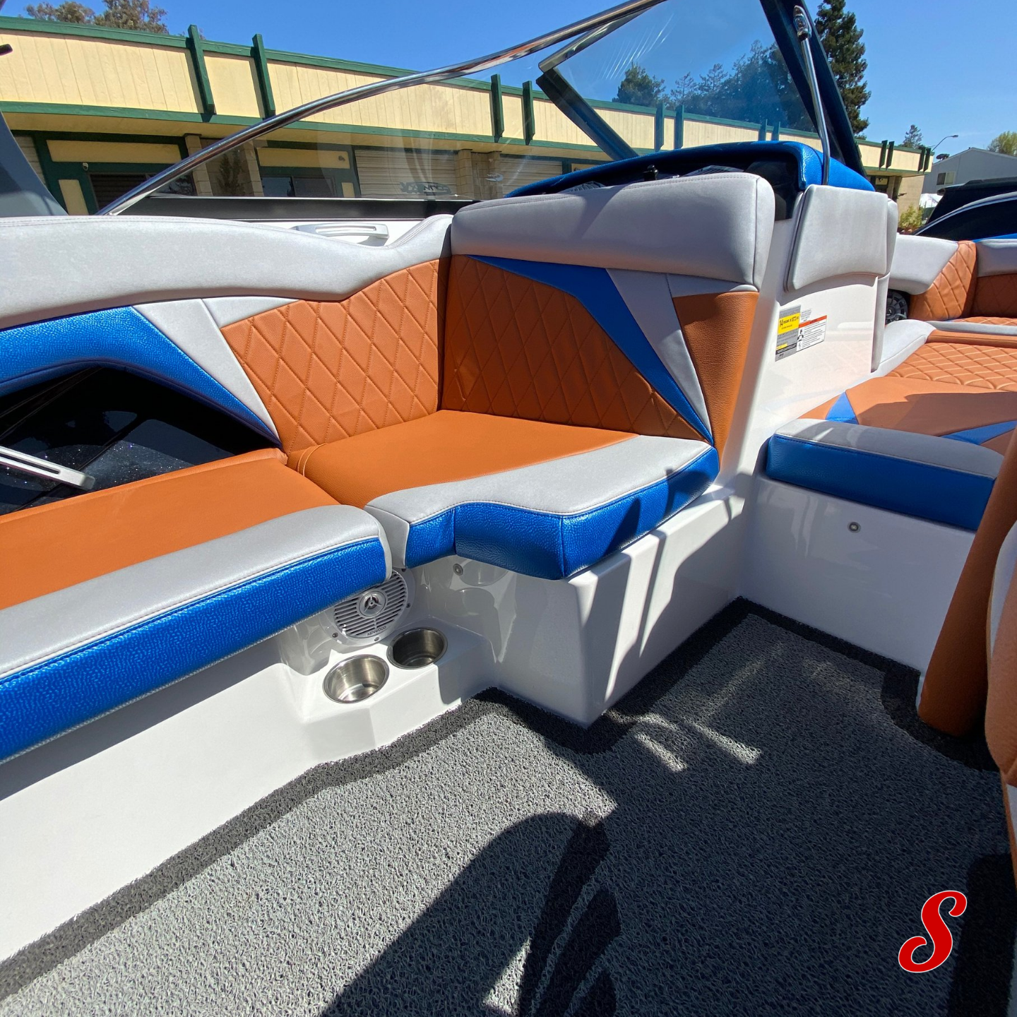 BOAT INTERIOR (2).png