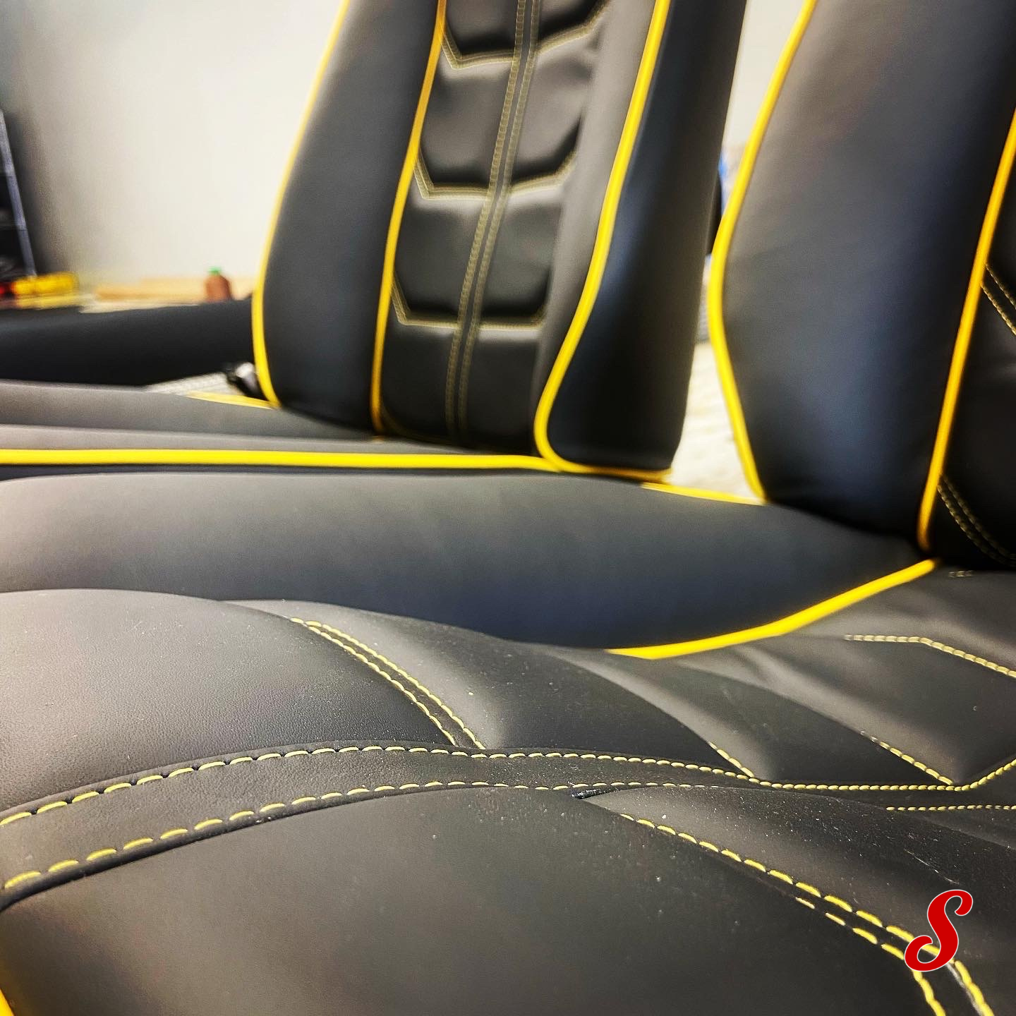 FERRARI SEATS (4).png