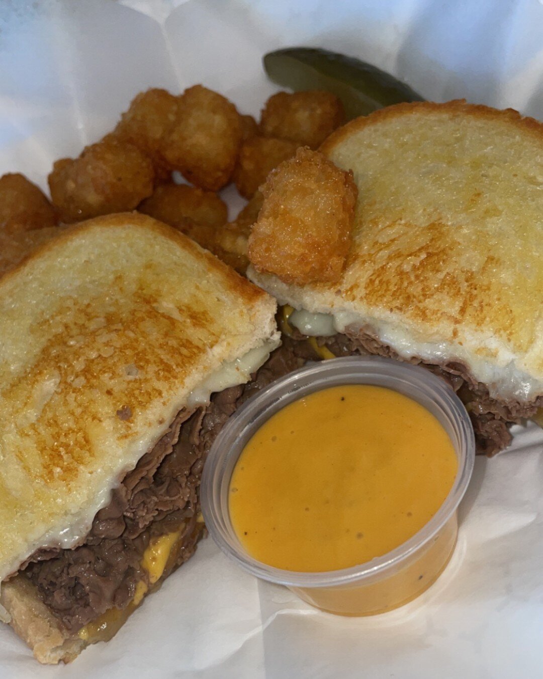 Wednesday's special is the Dirty Rob: grilled Texas Toast stacked with Italian beef, provolone and American cheese, and saut&eacute;ed mushrooms and onions. Served with a side of tots and cheese with a pickle!

#vinnies #stl #eatstl #foodie #stlouisf