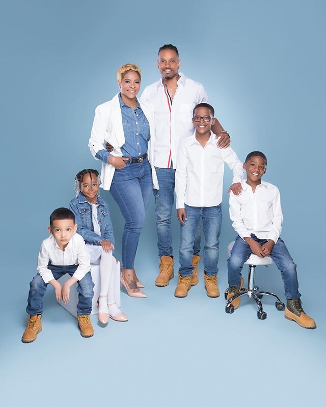 Tune into our new show &ldquo;F.O.E&rdquo; presented by VH1!!! Sike Nahhhh!! On some real shit though, what you see in this picture is my daily motivation! This is more than me fuckin with a beautiful woman. So if you was to ever hear I was scuffling