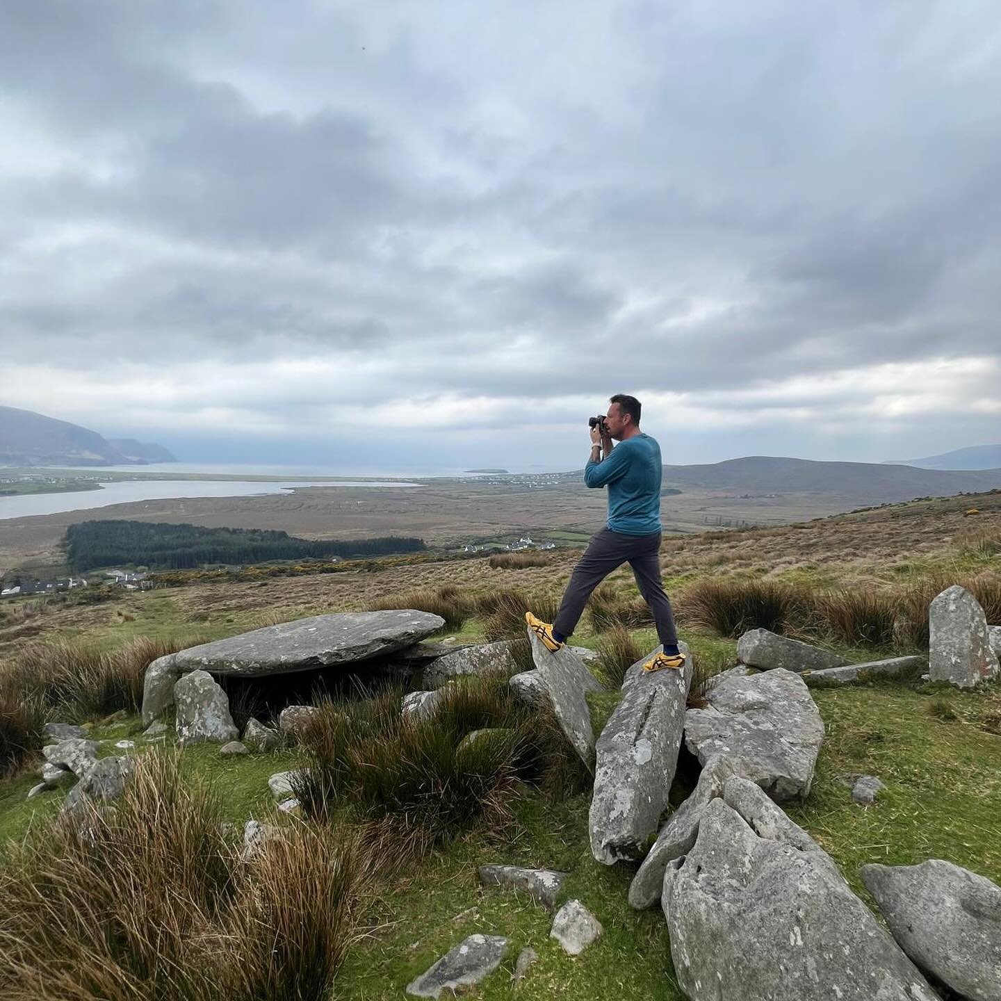 And one good turn deserves another, thank you @lora_murphy_paintings @essenceofmulrannystudios for@these awesome photos shooting at the abandoned Achill village and Golden Strand!