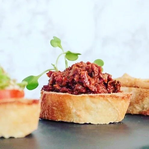 Elevate your dips with  SOULTANA’S EVOO!
.
50% off this weekend O N L Y  for our Organic -ILIADA-
.
.
Coupon code: ORGANIC50
.
.
@soultanasgreekoliveoil 
.
.
.
#soultanasgreekoliveoil 
#newyear #2021goals #healthycooking #cookingathome #nourish