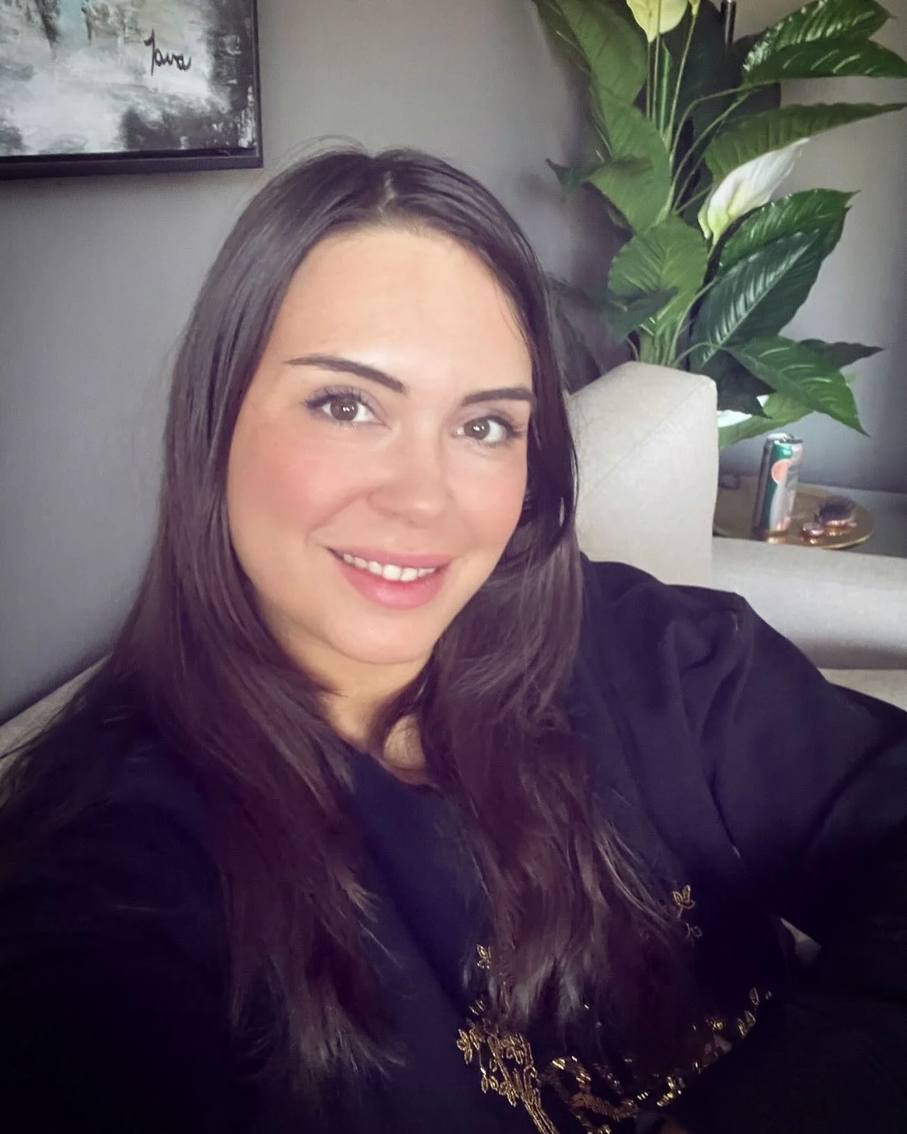 The 5 minutes a day I sit on the couch and chill. I just added &ldquo;recharge&rdquo; to my to do list so I can actually take a minute to do just that. Anyone add things to their to do list just to check them off?? Lol guilty 🙈

-
#vfxartist #mattep