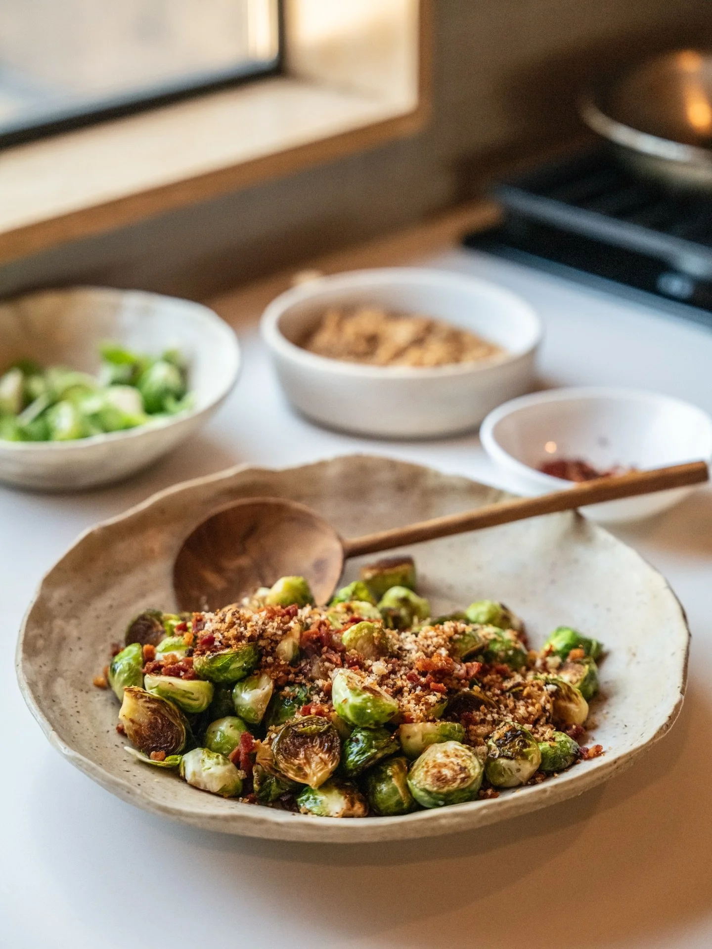 Roasted brussels sprouts with pancetta and breadcrumbs&hellip;need we say more 🤌🌱

#hitchcockfarms #brusselssprouts #thanksgivingrecipes #easyrecipes #thanksgivingsides #freshproduce #agriculture #knowyourfarmer