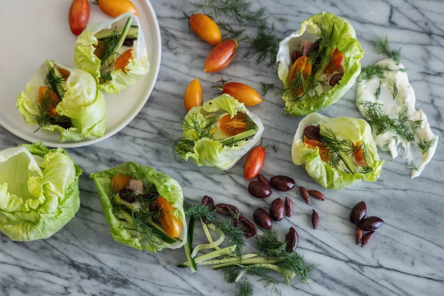 The first day of spring has us craving all the fresh veggies so we made Iceberg Babies lettuce cups 🌱🌸

These are so versatile and you can put literally anything in them, but we opted for marinated chicken, Persian cucumbers, baby tomatoes, red oni