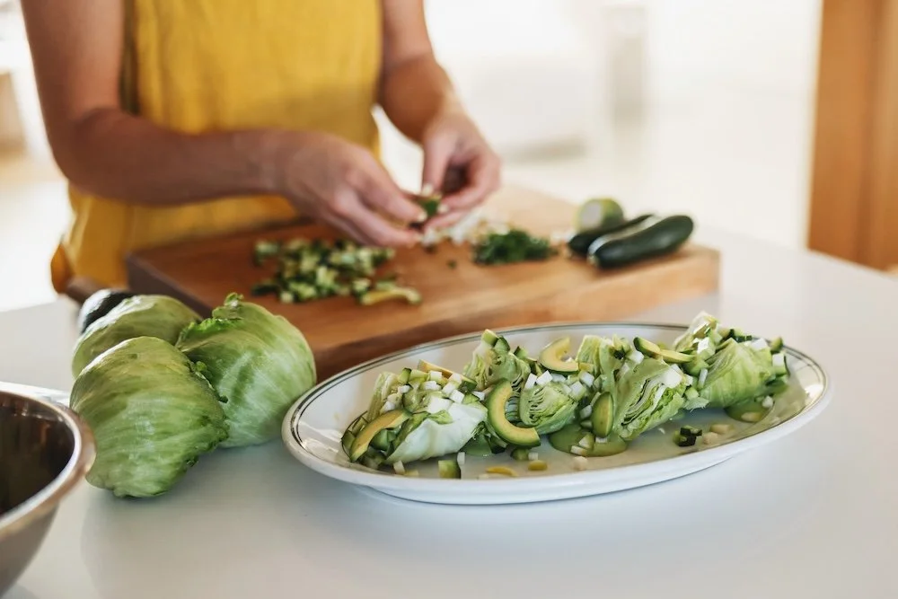 iceberg baby wedge salad with creamy dressing preparation