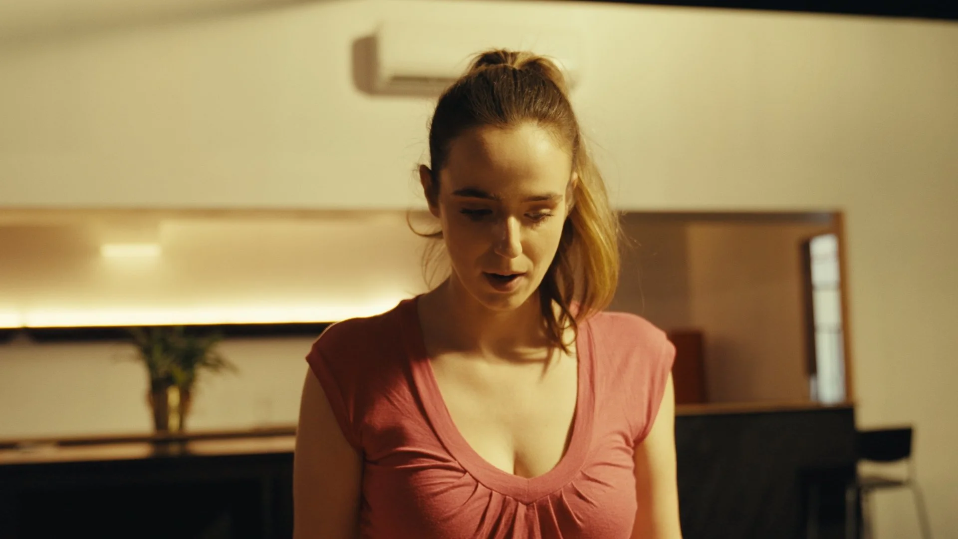 HAL Reels Freya Stills_1.1.62.jpg