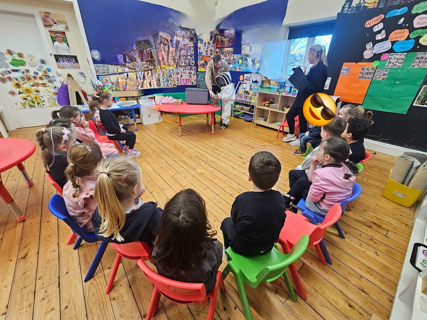 Great to be invited into @buttonsmontessoriplayschool in Wicklow Town yesterday to chat all things pollinators and bees! We had a great time and always love getting to spend time with the students who are so curious on our native bees! We are gratefu