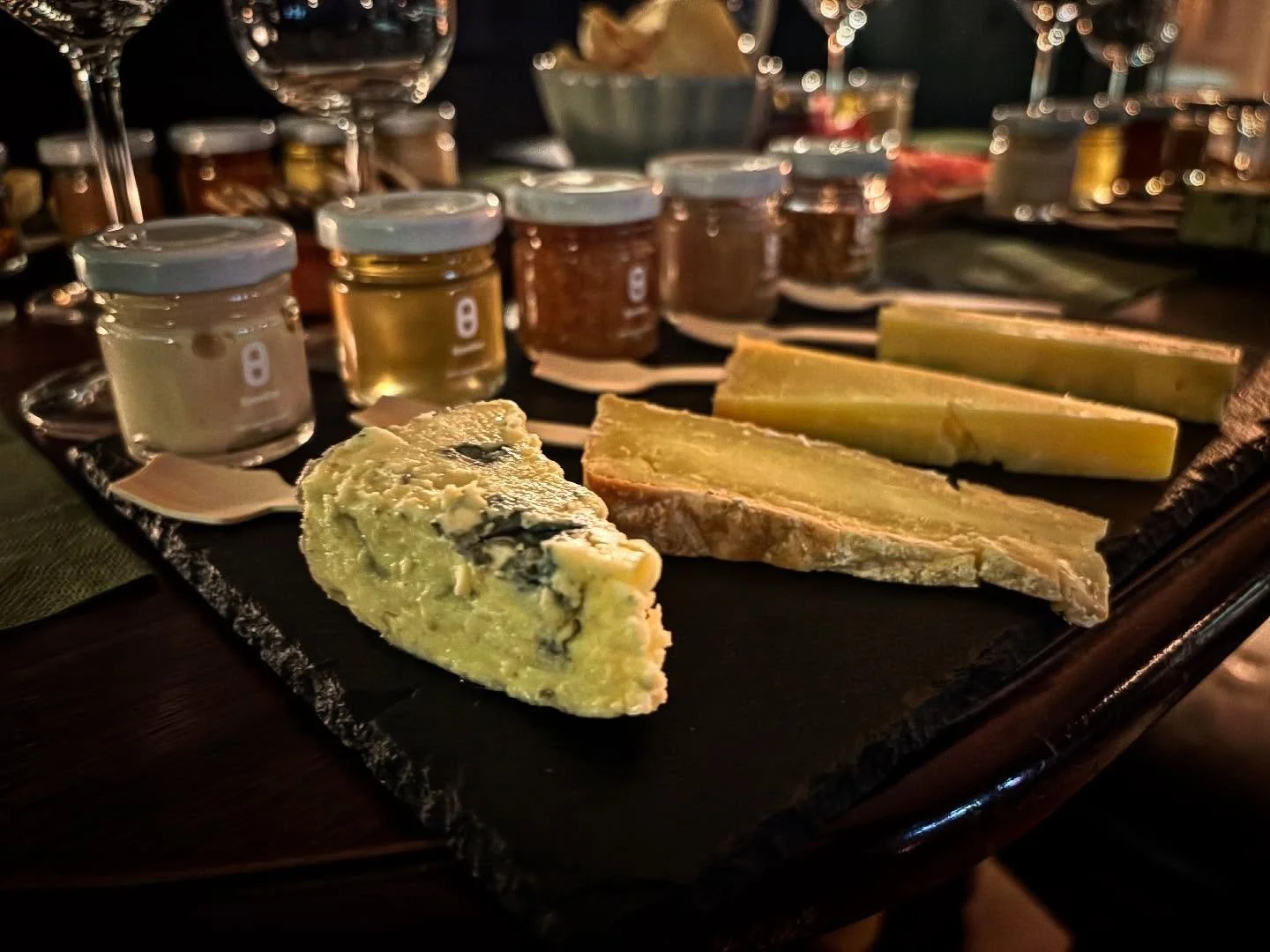 We had an absolutely &lsquo;buzzing&rsquo; night in @thegoodlifewicklow to celebrate @wicklownaturally #octoberfeast. We tasted four different honeys (including our recent Gold and Silver winning honeys from the @blasnaheireann) from Wicklow paired w