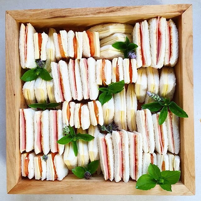 So many yummy platters heading out this morning for some lucky Kids celebrating their birthdays today.

#mixedfingersandwiches #isoparty #kidsbirthdays #birthdayplatter #Antipasto #theantipastoqueen #gourmet #gourmetcreation #picnicinabox #antipastob