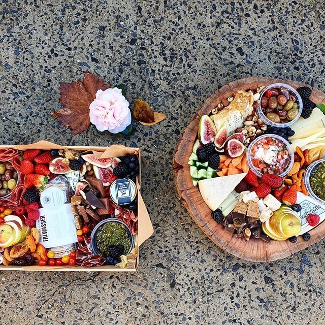 And then there are these 2 gorgeous platters.
Last 2 to finish off the day.
It's turned out to be the most perfect  day to graze.

For all orders head over to our website
www.theantipastoqueen.com.au .
.
.
.
.  #Antipasto #theantipastoqueen #gourmet 